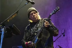 Ніл Янг анонсував концерт в українській столиці два тижні тому 