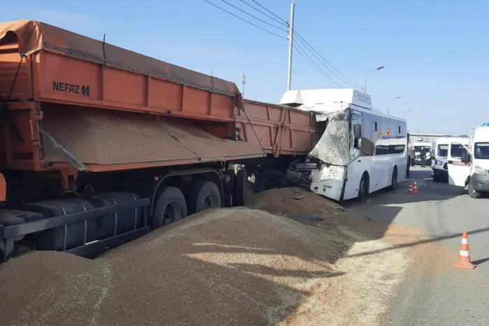 В окупованому Сімферополі в ДТП загинули п'ятеро, 18 травмовано (фото, відео)