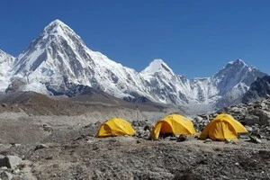 Науковці готуються дослідити, чому лід так швидко тане на Евересті 