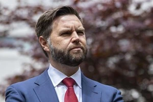 Венс: Від імені Дональда Трампа хочу запевнити, що ми відновимо безпеку народу Гренландії