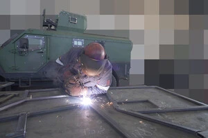 «Сталевий фронт» Ріната Ахметова почав виробництво захисту для БТР Stryker