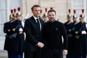 Зеленський прибув до Франції та зустрівся із Макроном (оновлено)