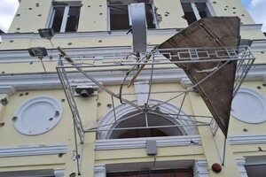 Залізничний вокзал Херсона після обстрілу РФ у грудні 2023 року