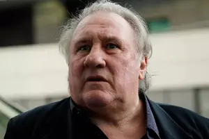 Прокуратура вимагає півтора року тюрми для Депардьє у справі про домагання