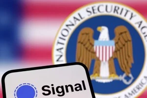 Суд зобов’язав адміністрацію Трампа зберегти листування в Signal