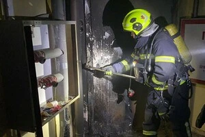 Місцеві мешканці почули запах горілого та викликали пожежників, які загасили вогонь