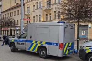 Слідчі працюють із записами міських камер спостереження, які зафіксували інцидент