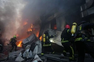 У Києві ліквідовують наслідки російської атаки
