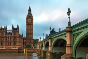 Високий ризик диверсій. Спецслужби закликали британців зібрати «набір для виживання»