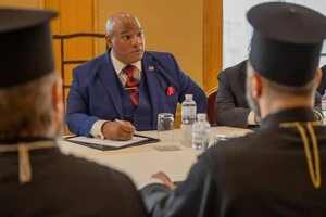 Пастор наголосив, що своєю підтримкою України він не «завдає удару» по Трампу