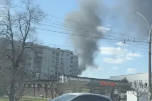 Дим після вибуху в Сумах