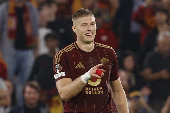 Як чужорідне тіло. Італійські футбольні зірки оцінили гру Довбика у «Ромі»