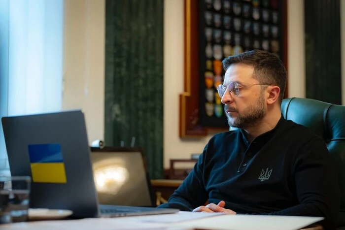 Зеленський підписав закони про продовження воєнного стану і мобілізації