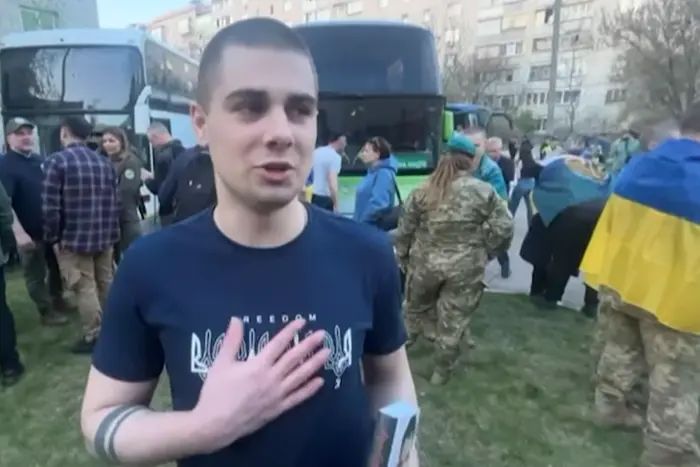 Морський піхотинець повернувся з полону в день свого народження 