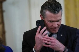 Голові Пентагону загрожує відставка, у його відомстві панує хаос – Politico