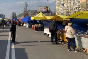 Для придбання свіжих продуктів також можна відвідати комунальні ринки