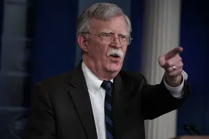 Болтон сказав, що президент США дуже мало знає про Україну чи історію регіону