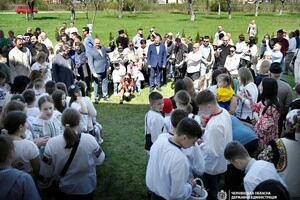 На Буковині встановили рекорд у катанні великодніх яєць