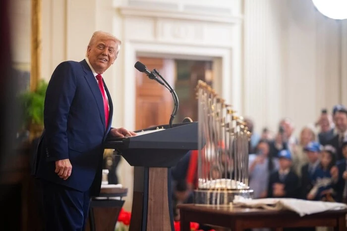 План Трампа: що отримають Росія та Україна? Деталі від американських ЗМІ