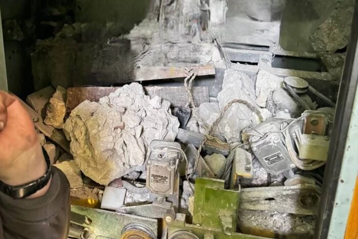 У столичній багатоповерхівці зірвався ліфт з людиною всередині
