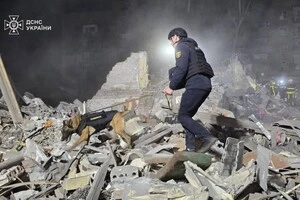 Пошуки постраждалих під час нічної атаки на Київ