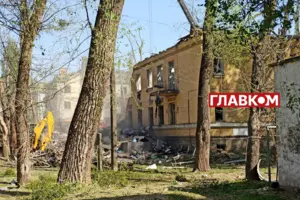 Рятувальники розбирають завали у Святошинському районі Києва