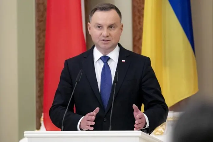 Дуда: Україні доведеться піти на компроміси на мирних переговорах з РФ