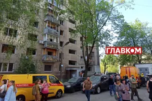 Служби міста працюють на місці ракетного удару