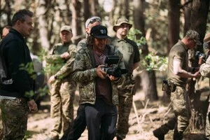 Відомі режисер та актор зі США відвідали Україну, щоб зняти документальне відео про війну
