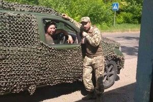 Працівник ТЦК, якого обплював полтавський фітнес-тренер, виїхав з України