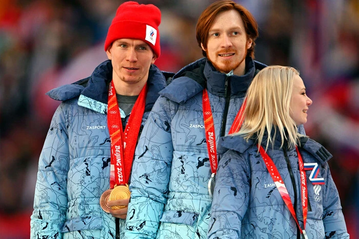 У РФ внаслідок обстрілу був знищений будинок батьків олімпійського чемпіона Большунова