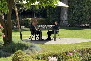 Макрон після зустрічі із Зеленським звернувся до Путіна