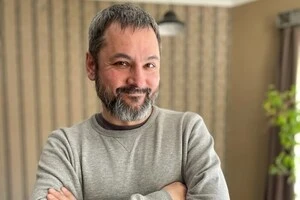 Акторка театру опублікувала нові анонімні звинувачення про насильство режисера Білоуса