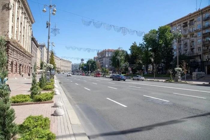 Рух транспорту на Хрещатику тимчасово обмежено до 11 травня 