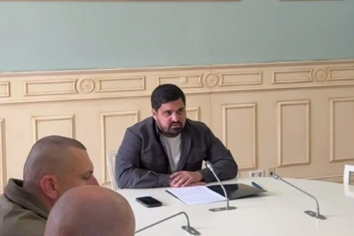 Без Кличка та протоколу. Ткаченко провів термінове засідання Ради оборони Києва