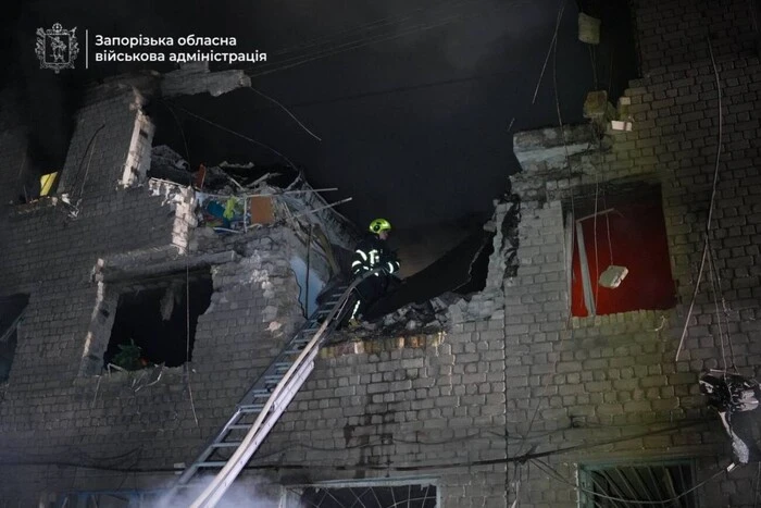 З'явились перші кадри наслідків ворожої атаки на Запоріжжя