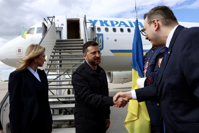 Зеленський разом з першою леді прибули до Чехії (оновлено)