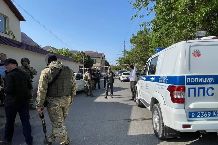 У Махачкалі невідомі розстріляли патрульних та вкрали їхнє авто