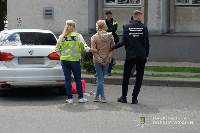 У Сумах поліція затримала жінку, яка намагалась продати новонароджену доньку за $30 тис.