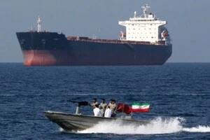 Після тиску з боку Вашингтона Китай шукає нові обхідні шляхи для поставок іранської нафти