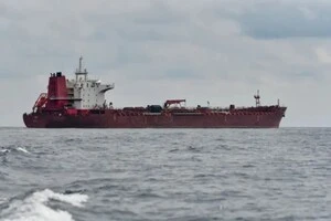 Санкції проти «тіньового флоту»: Велика Британія «привітала» Путіна на 9 травня