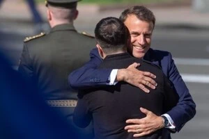 «Рідкісні стосунки довіри»: стало відомо, як спілкуються Зеленський і Макрон