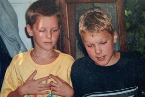 Мама Романа та Василя Ратушного Світлана Поваляєва опублікувала дитяче фото своїх синів