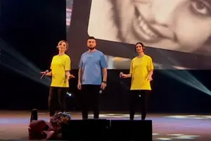 День матері. Родина Фаліон зворушливо привітала солістку «Лісапетного батальйону» зі сцени