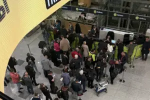 Атаки дронів неодноразово призводили до затримок рейсів у російських аеропортах