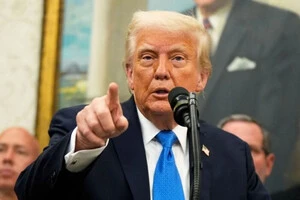 Американский лидер утверждает, что не будет вводить новых санкций против России