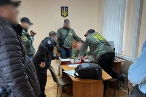 В ході обшуків вилучено медичну документацію військовослужбовців, щодо яких приймалися неправомірні рішення