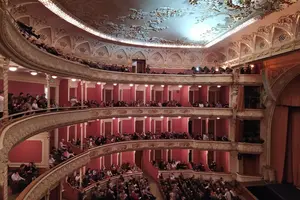 Чому ніколи немає квитків? Театр Франка відповів обуреним глядачам