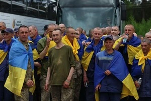У результаті обміну полоненими додому повернулися 27 захисників Маріуполя