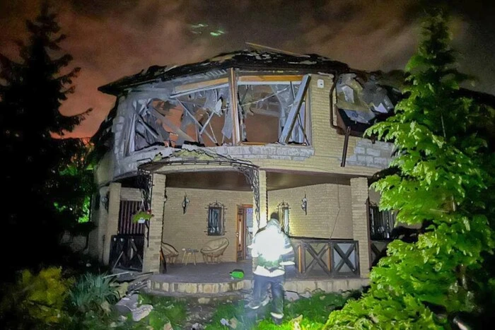 Удар по Києву: у ДСНС показали фото наслідків